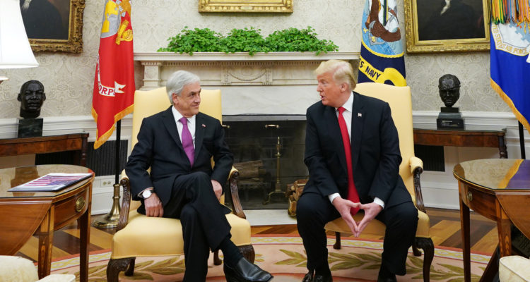 Trump llamó a Piñera para expresarle apoyo y denunció esfuerzos extranjeros en Chile
