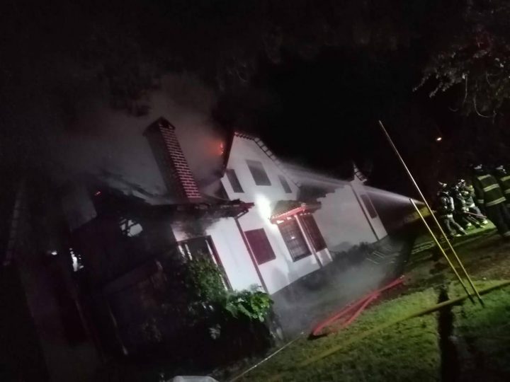 Incendio causa daños en vivienda de alcalde Sergio Zarzar en Los Lleuques
