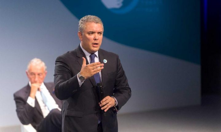 Corte de Colombia frena reforma tributaria del gobierno de Iván Duque