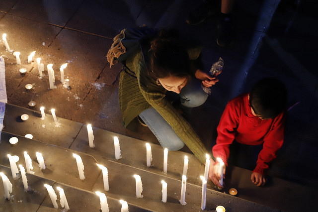 Con velatón rindieron homenaje a los caídos en protestas del país