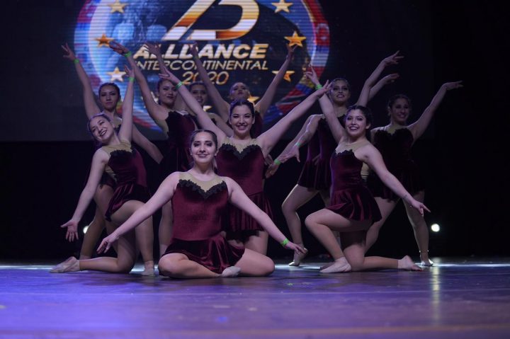 Bailarines ñublensinos clasificaron para competir en Roma y Panamá
