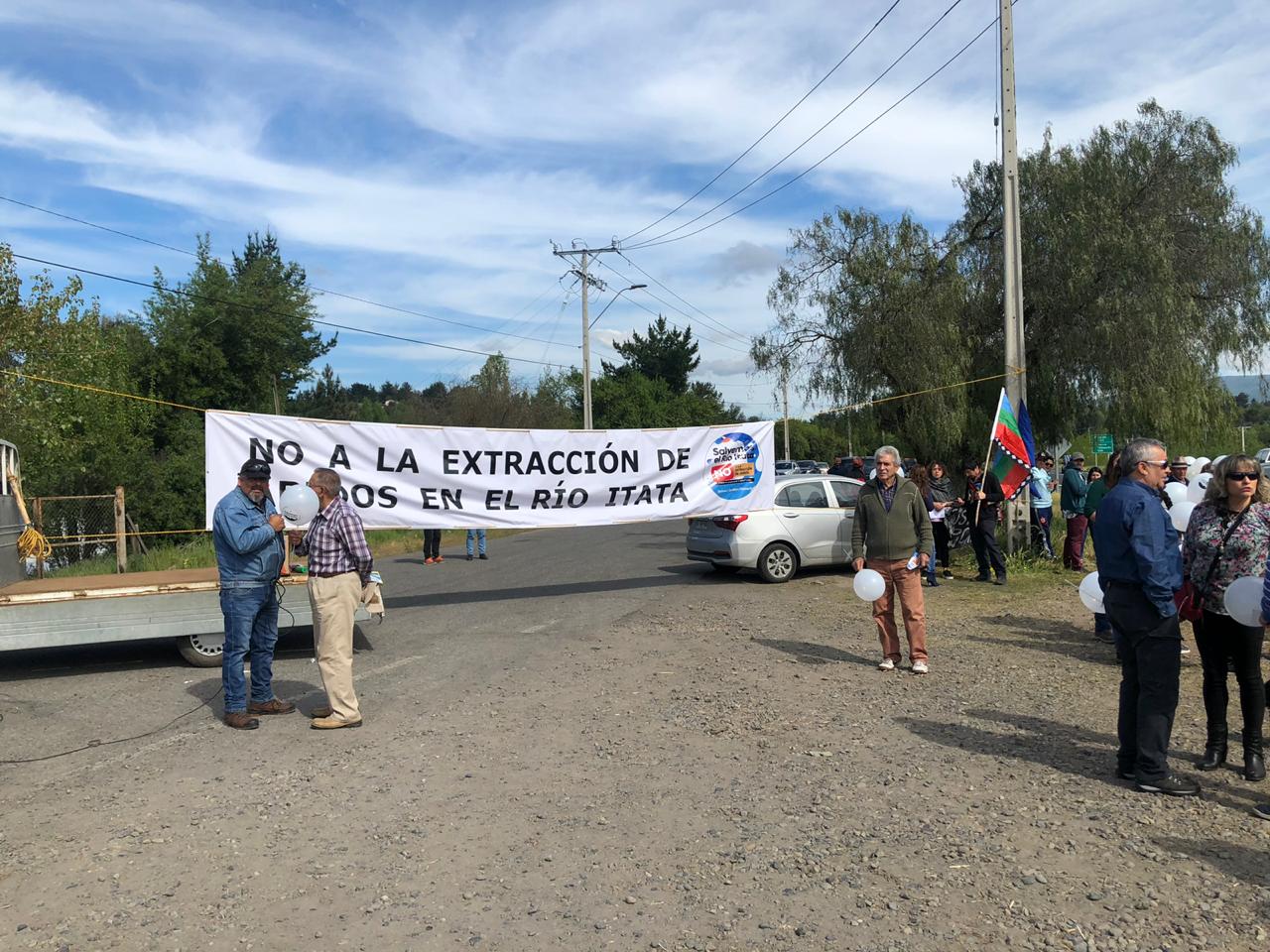 Vecinos de Bulnes, Quillón y Ránquil manifestaron contra la extracción de áridos