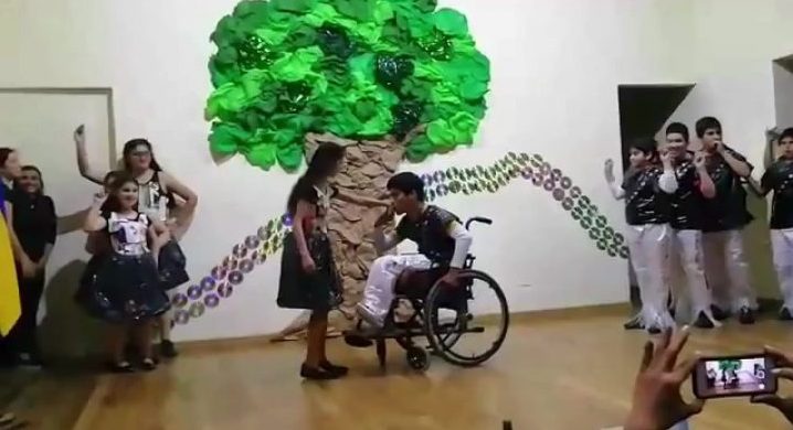 Video de chillanejos en situación de discapacidad emociona a conocido cantante