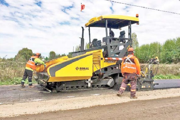 Debuta maquinaria de Vialidad destinada a pavimentar rutas de Ñuble