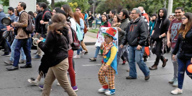 Temas ambientales y nueva Constitución marcaron pacífica marcha