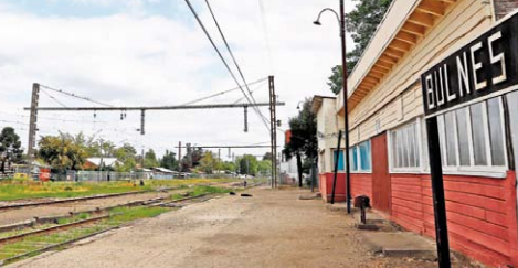 Bulnes se suma a idea de extender el tren hacia el sur