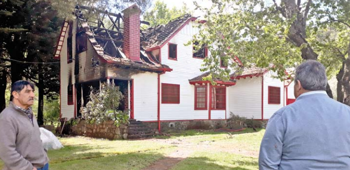 Incendio destruye parte de casa de familia Zarzar