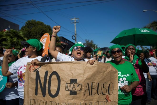 Dominicanos se movilizan contra epidemia de feminicidios
