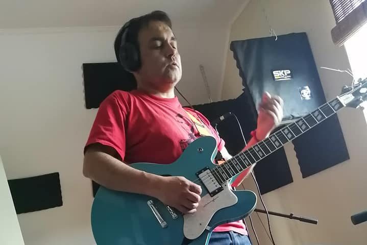 Músicos ñublensinos unen sus voces en una canción para llamar a la paz