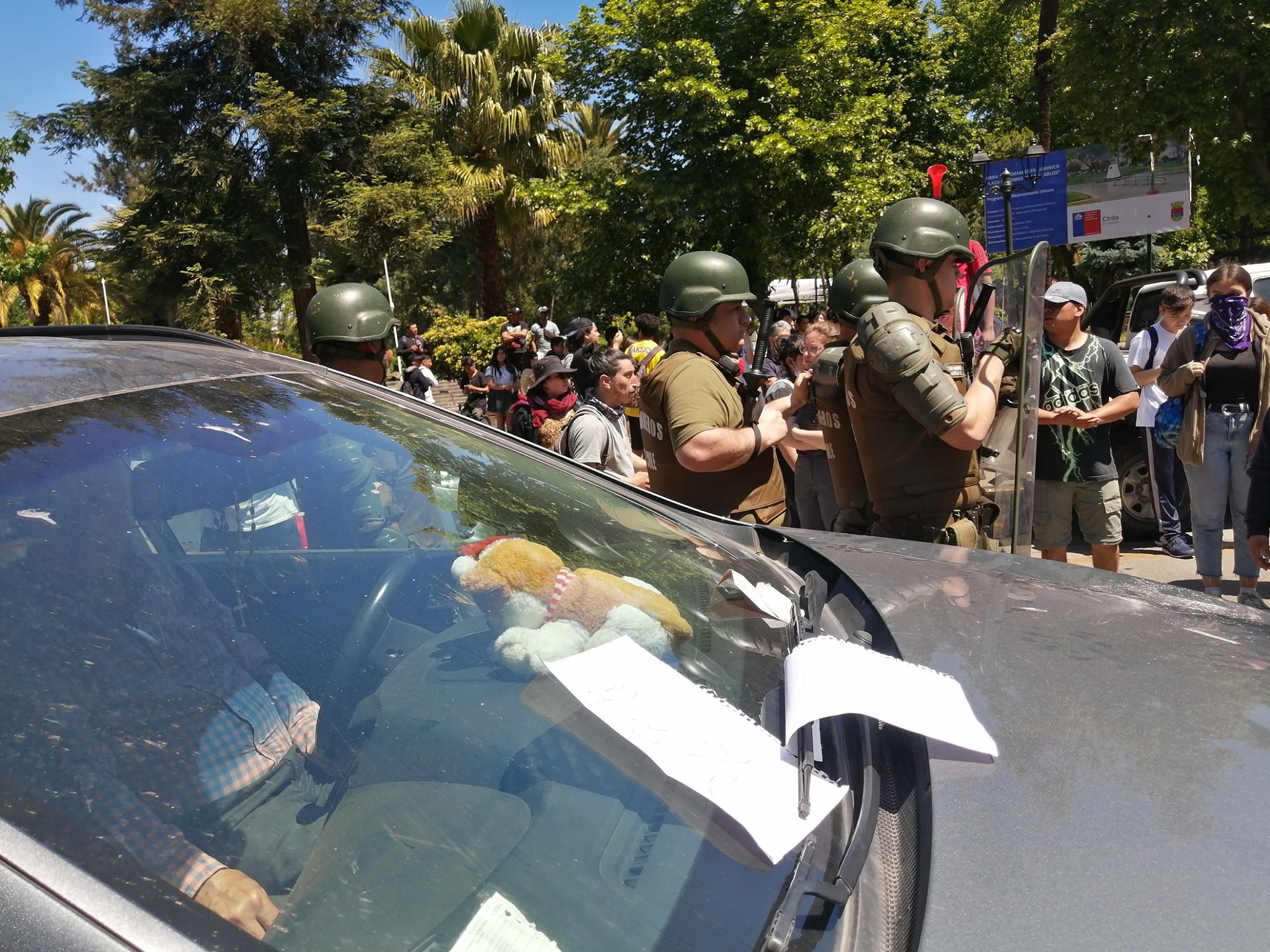 Manifestantes encaran al alcalde de San Carlos