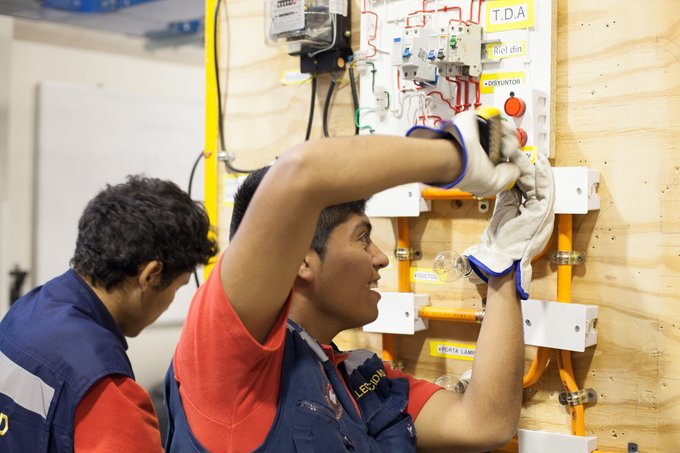Abren postulación a beca de $65 mil pesos para práctica técnico-profesional
