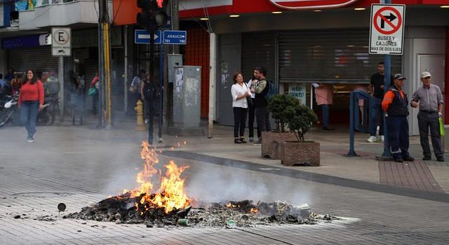 Manifestaciones en Chillán y San Carlos dejan cinco detenidos