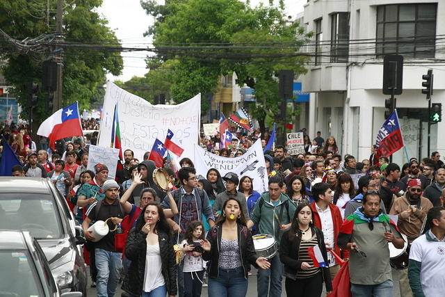 Seis detenidos tras manifestaciones en Chillán y corte de la Ruta 5 Sur