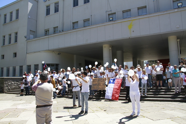 Cerca de 300 chillanejos realizan "Marcha por la Paz de Ñuble"