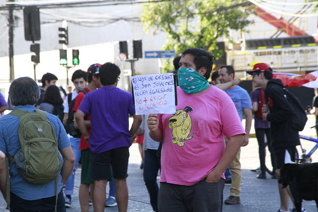 11 detenidos tras manifestaciones en Chillán