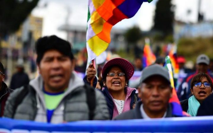 Disuelven protesta campesina contra nuevo gobierno en Bolivia