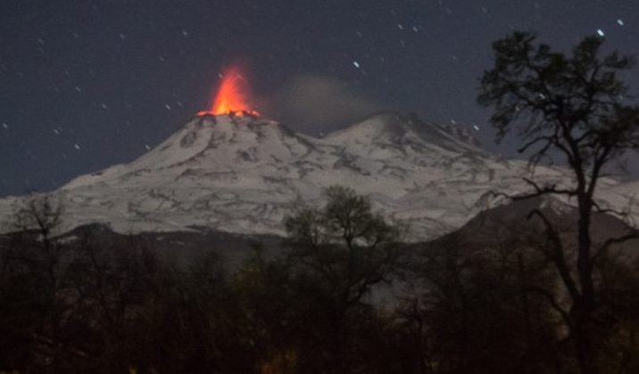 Volcán Chillán presentó alta incandescencia durante el fin de semana