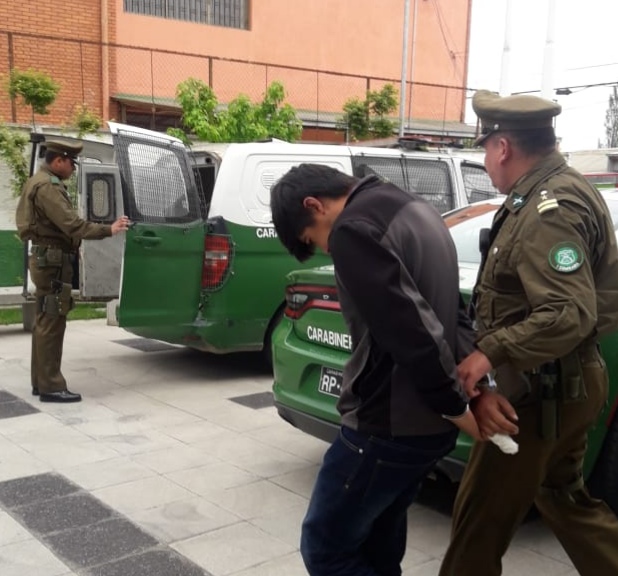 Pareja detenida tras robo de vehículo en San Carlos