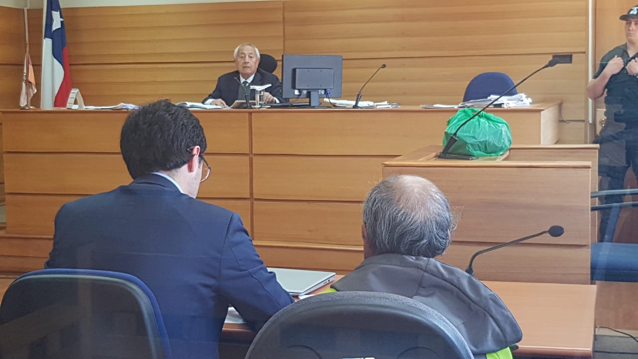 En prisión preventiva hombre de 73 años por abuso y violación de menor en Quirihue