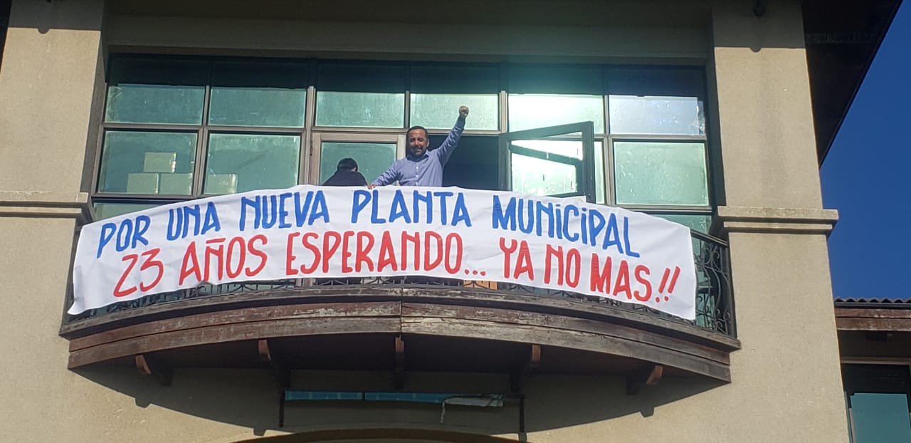Funcionarios se toman la Municipalidad de Chillán Viejo