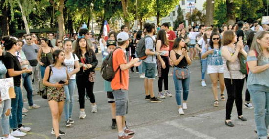 Manifestantes rechazan nueva Constitución en el Congreso