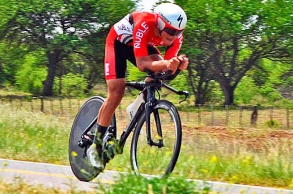 Pedalero Héctor Quintana participó en la Vuelta a San Juan, Argentina