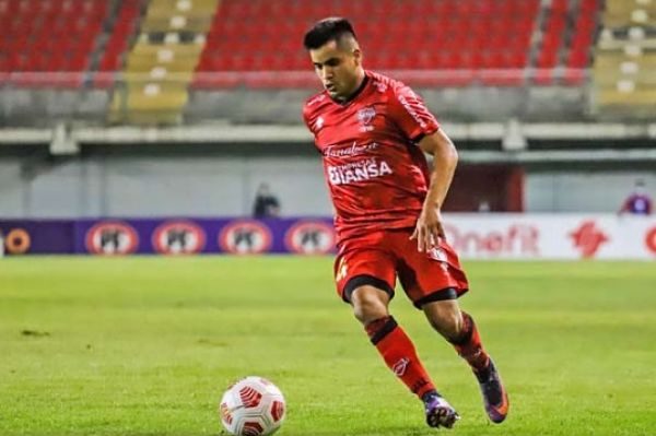 Jovany Campusano descartado para el duelo ante Magallanes por micro desgarro