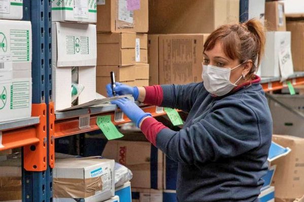 Programa jefas de hogar se ejecuta en 13 comunas con 900 cupos
