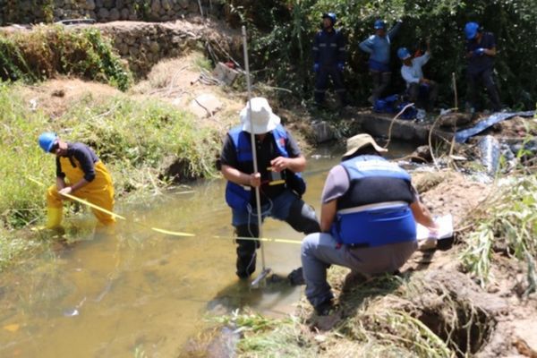 Fiscalizan el río Coelemu tras rotura de colector de aguas servidas
