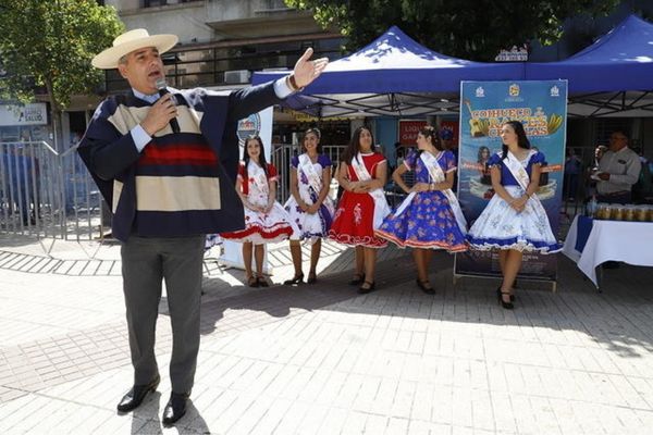 Coihueco lanzó fiesta de Raíces Criollas en el Paseo Arauco de Chillán