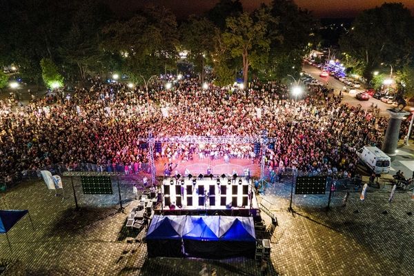 Más de 5 mil personas congregó grupo Red en Chillán viejo