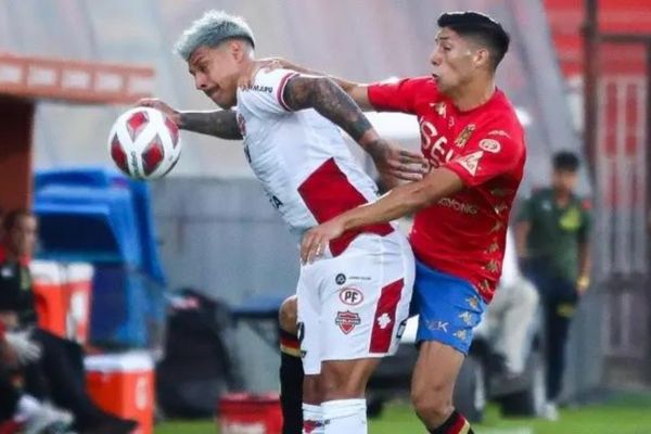 Con un zapatazo de Cerezo, Ñublense tuvo triunfal estreno en el Torneo