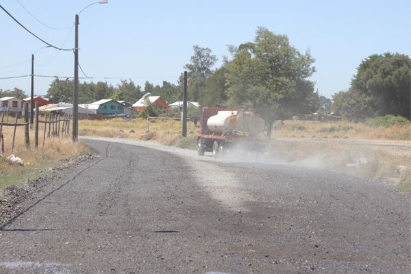 22 mil m2 de "matapolvo" serán aplicados en zona urbana de Chillán Viejo