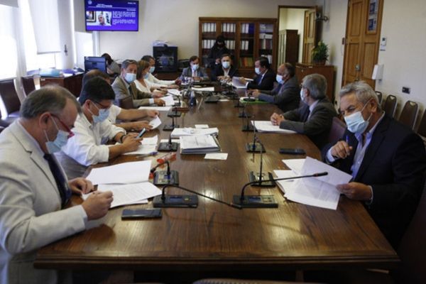 Comisión de Hacienda de la Cámara vota hoy reforma tributaria