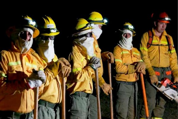 Arauco suma más de 200 brigadistas nocturnos a combate de incendios