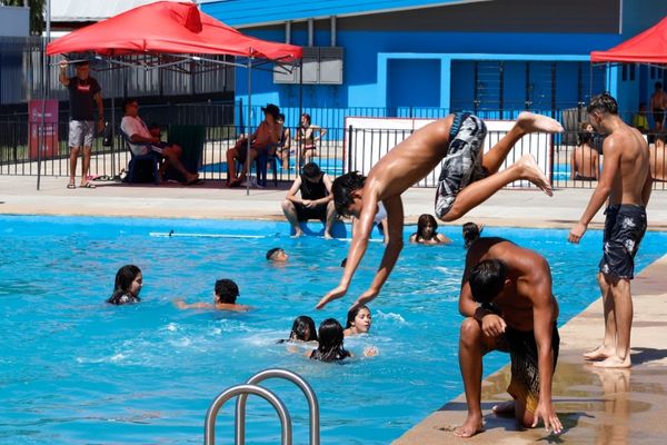 Proponen alternativas para climatizar piscinas municipales de Chillán