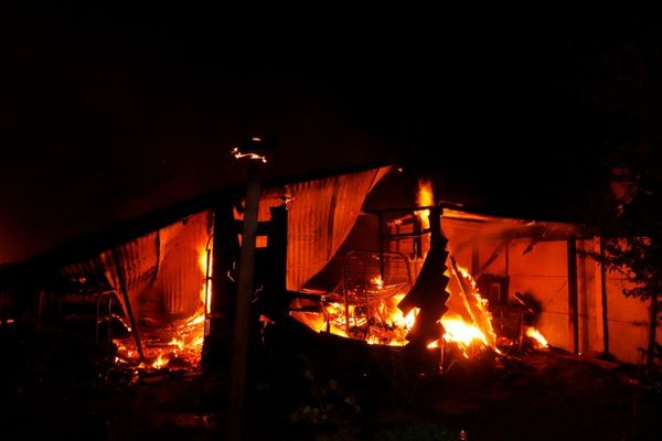 Al menos 10 viviendas fueron consumidas por el fuego en incendio en Quilmo