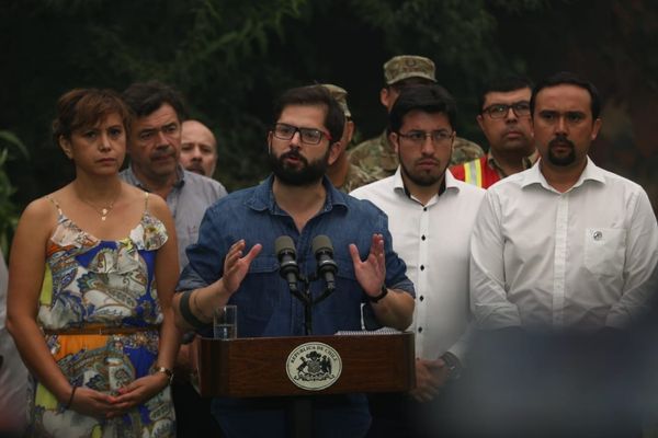 Boric compromete apoyo económico a damnificados y plan de reconstrucción