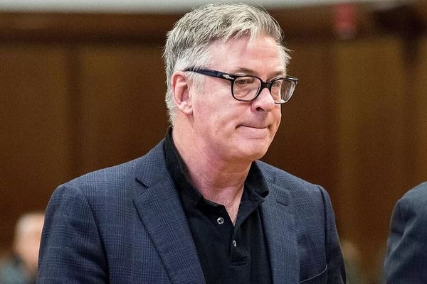 Acusan a Alec Baldwin por el tiroteo mortal en pleno set cinematofráfico