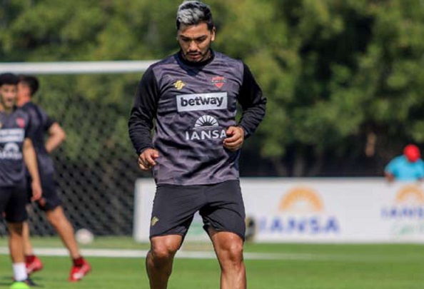 Lorenzo Reyes asoma como la gran novedad en el once titular de García
