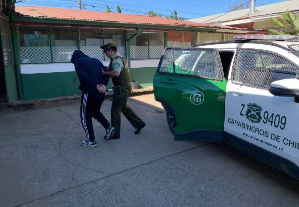 Delincuentes roban en supermercado y uno muerde a trabajador en Coihueco
