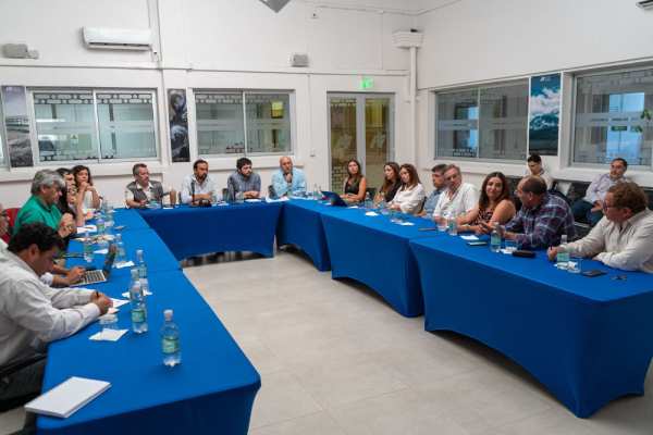 GORE y viñateros definen urgencias para apoyar al Valle del Itata