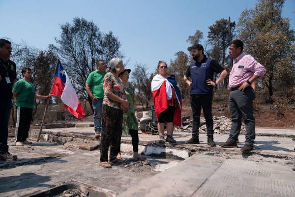 Presidente Boric llega a Quillón: se reúne con autoridades y vecinos afectados