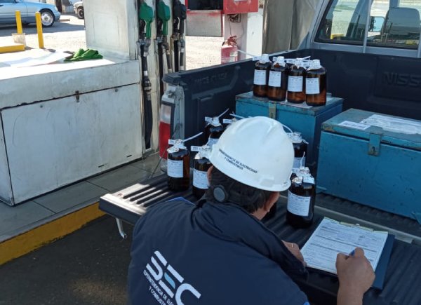 Fiscalizan calidad del combustible en servicentros de Bulnes y Quillón