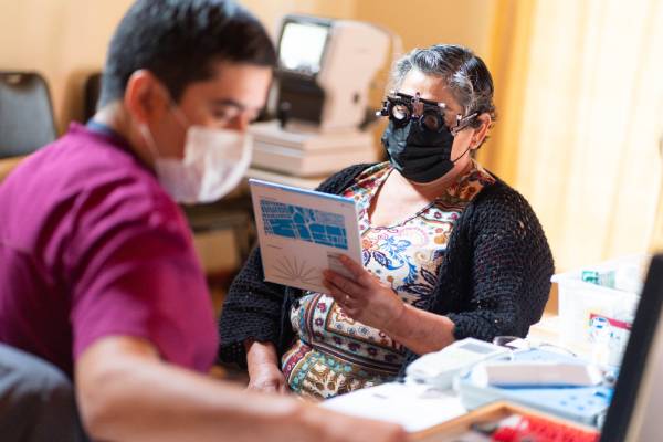 Más de 350 personas repondrán sus lentes perdidos en los incendios