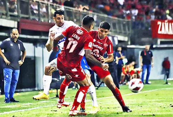 Ñublense no quiere moverse de Chillán, pero la Conmebol dio ultimátum a cancha