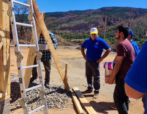 Cobquecura ayuda a vecinos afectados de Quirihue por incendios