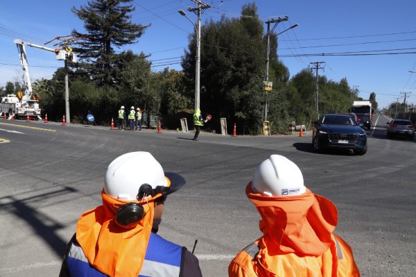 Avanza la semaforización en el cruce Nahueltoro-Cato