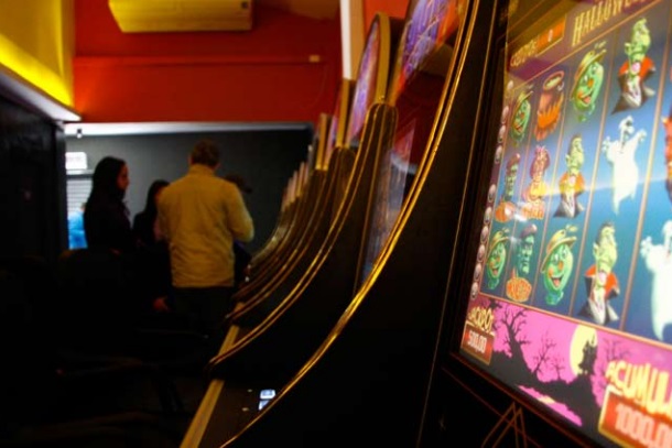 Delegado pide más actores para regular los casinos populares
