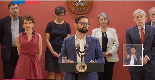 Presidente Boric efectúa cambios en cinco ministerios